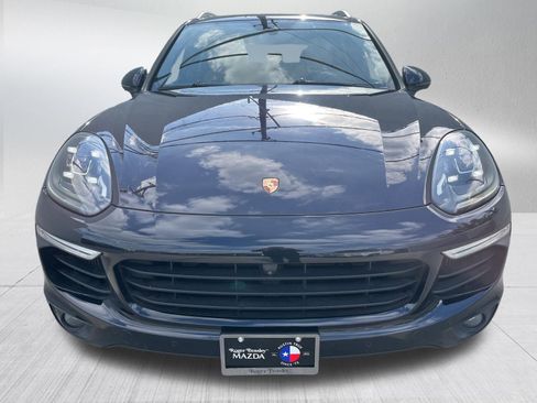 Used 2018 Porsche Cayenne S w/ Premium Package Plus AWD/4WD image 2