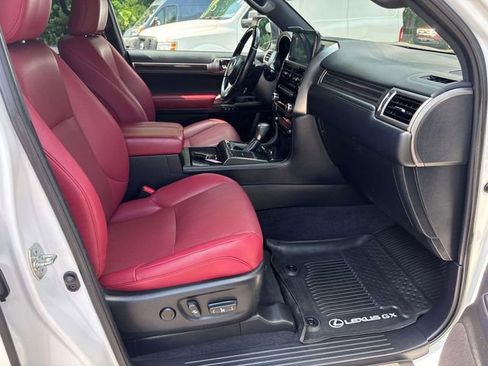 Used 2023 Lexus GX 460 Premium w/ Accessory Package image 14