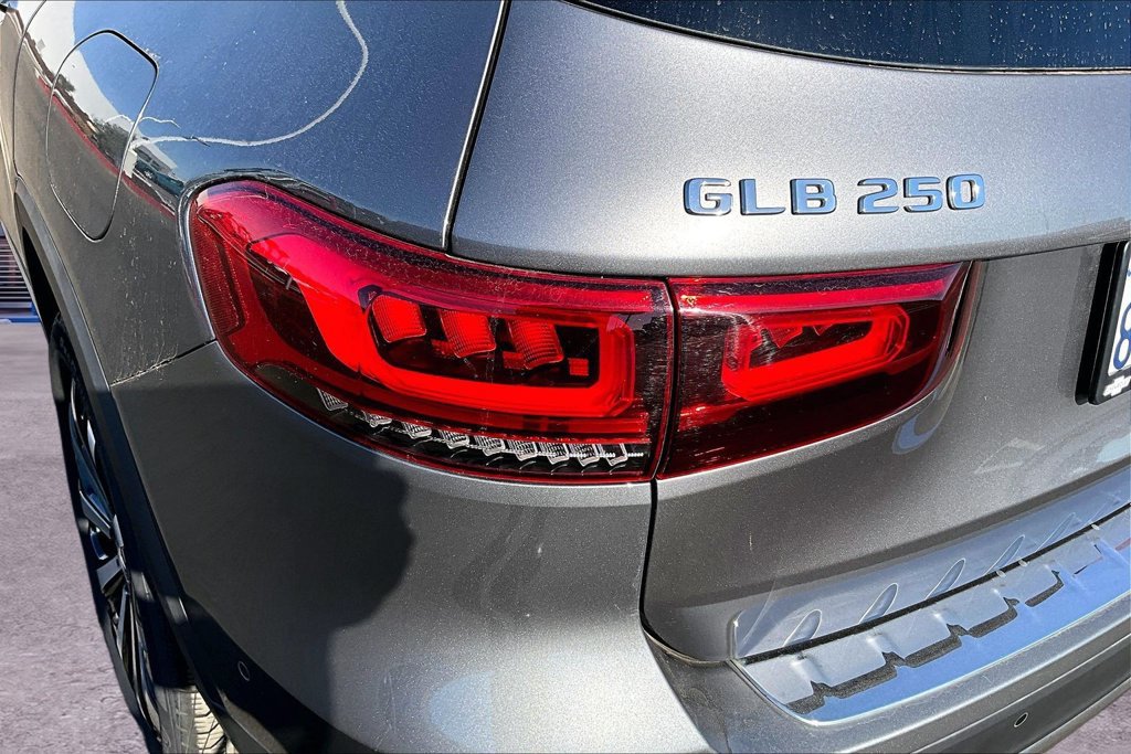 Used 2021 Mercedes-Benz GLB 250 image 26