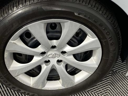 Used 2025 Toyota Corolla LE FWD image 28