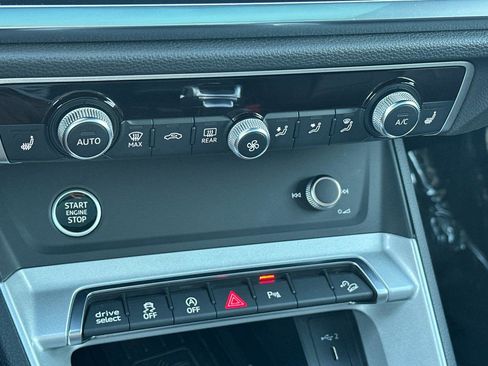 Used 2024 Audi Q3 2.0T Premium image 18