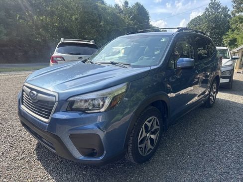 Used 2019 Subaru Forester Premium AWD/4WD image 1