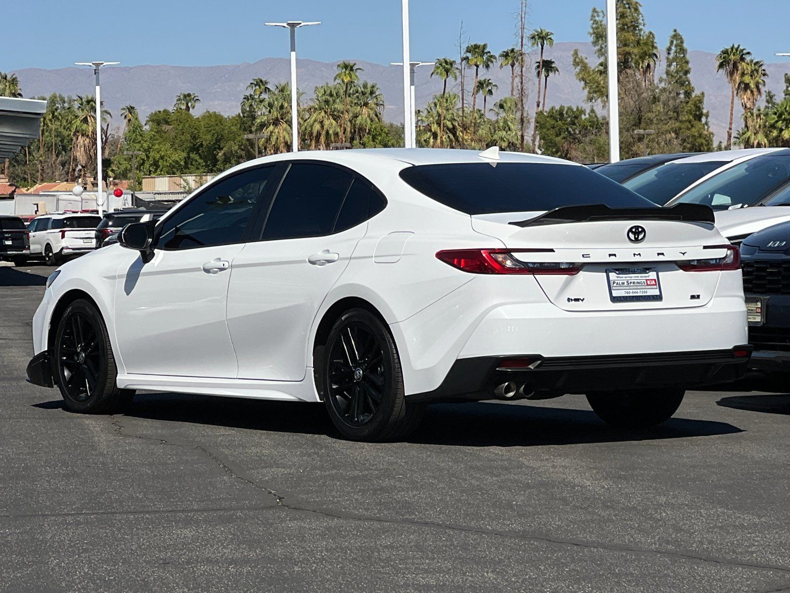 Used 2025 Toyota Camry SE FWD image 5