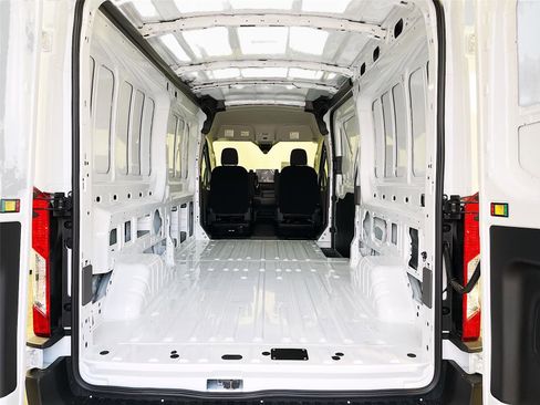 New 2026 Ford Transit 250 148 Medium Roof Extended AWD image 23