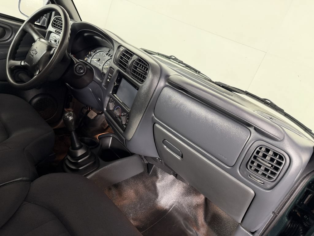 Used 2003 Chevrolet S10 Pickup 2WD Regular Cab image 18