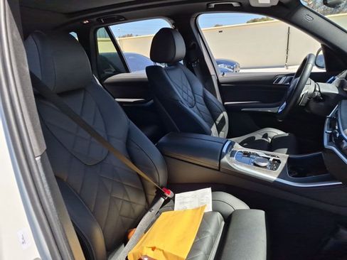 Used 2024 BMW X5 sDrive40i w/ Parking Assistance Package RWD image 11