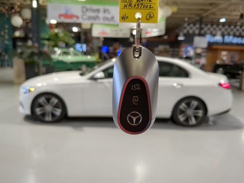 Used 2022 Mercedes-Benz C 300 4MATIC Sedan image 5