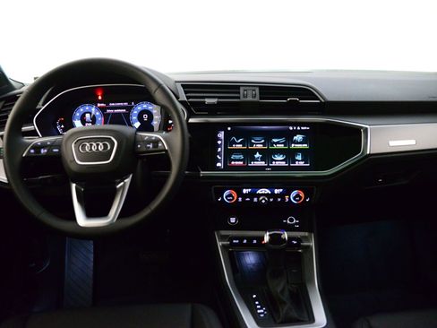 Used 2025 Audi Q5 Premium w/ Convenience Package AWD/4WD image 3