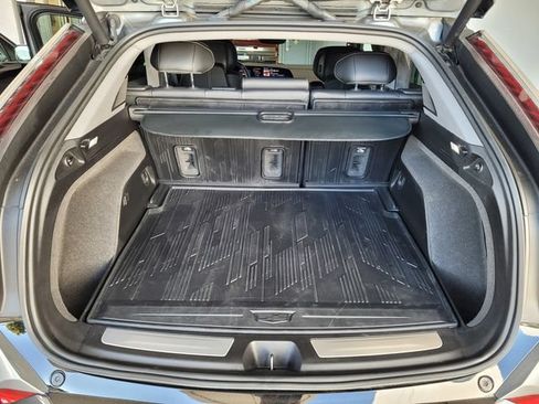 Certified 2025 Cadillac Optiq Sport 2 w/ LPO, Floor Liner Package AWD/4WD image 26