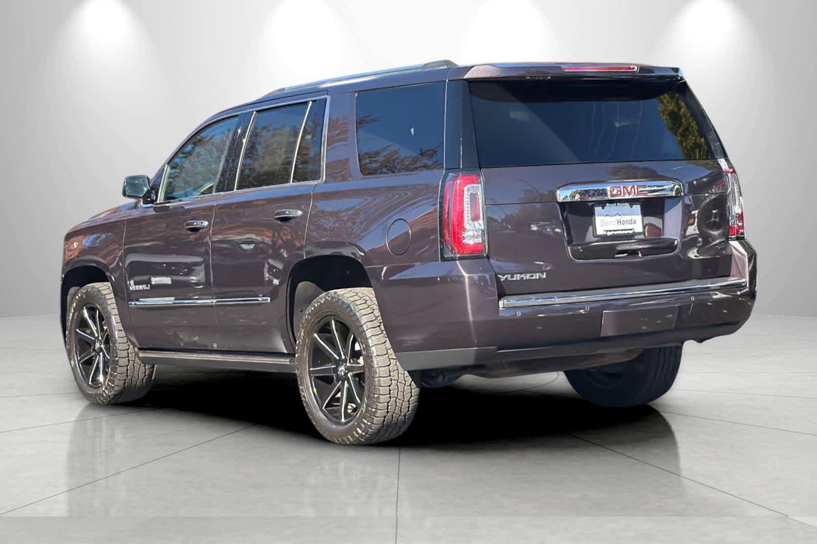 Used 2015 GMC Yukon Denali w/ Premium Package AWD/4WD image 6