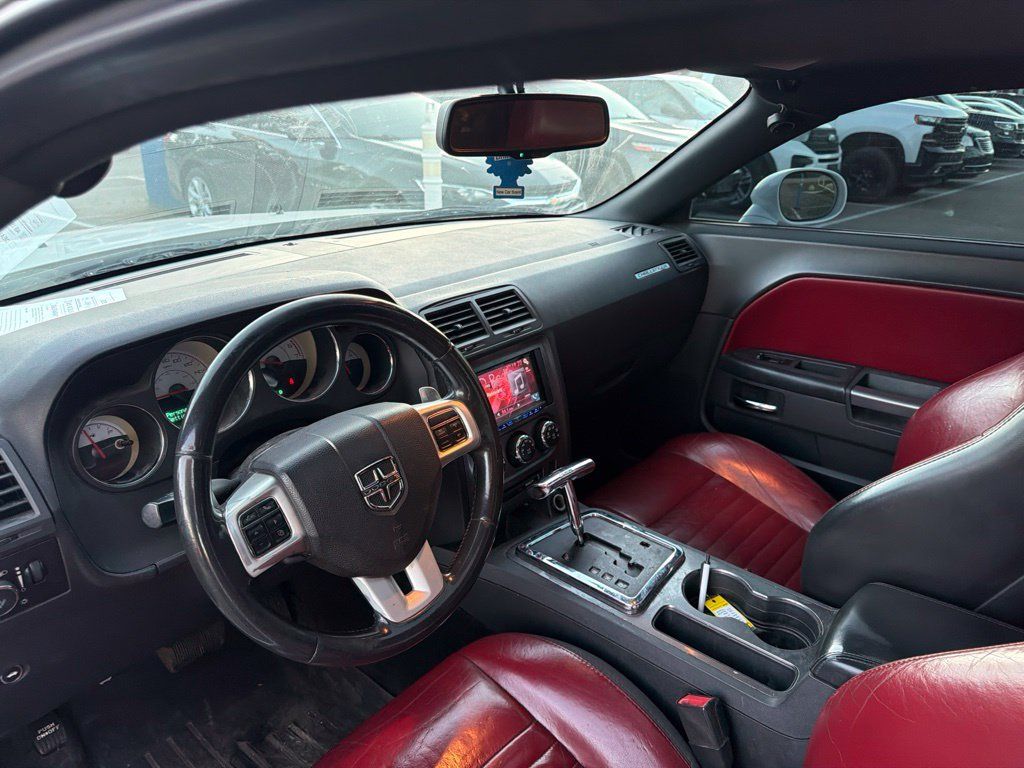 Used 2014 Dodge Challenger R/T Plus RWD image 9