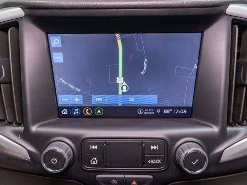 Used 2024 GMC Terrain SLT w/ Infotainment Package II FWD image 18