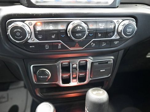 Used 2021 Jeep Wrangler Unlimited Sport image 18