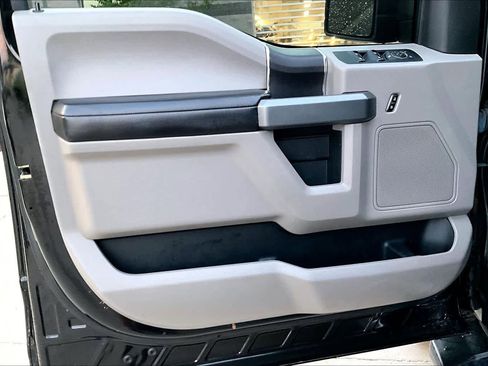 Used 2018 Ford F150 XLT image 21