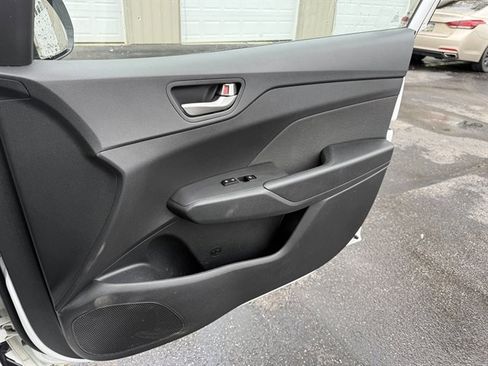 Used 2019 Hyundai Accent SE FWD image 40