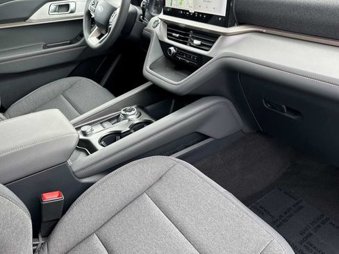 New 2026 Ford Explorer Active RWD image 14