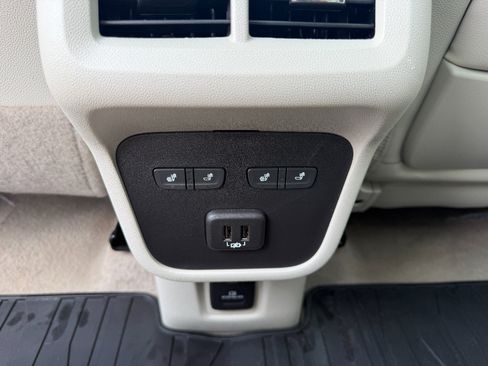 Used 2024 GMC Terrain Denali w/ Denali Premium Package AWD/4WD image 24