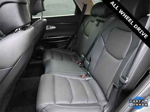 Used 2025 Genesis GV70 2.5T image 16