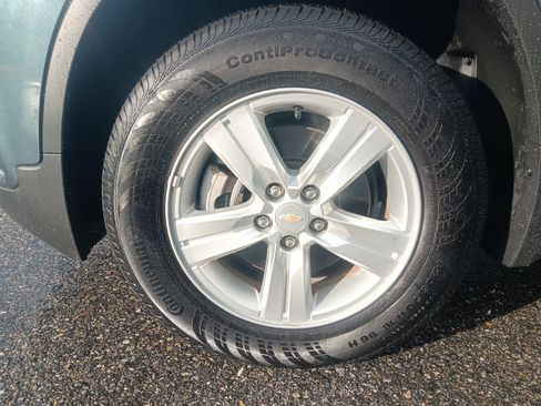 Used 2022 Chevrolet Trax LT w/ LT Convenience Package image 12