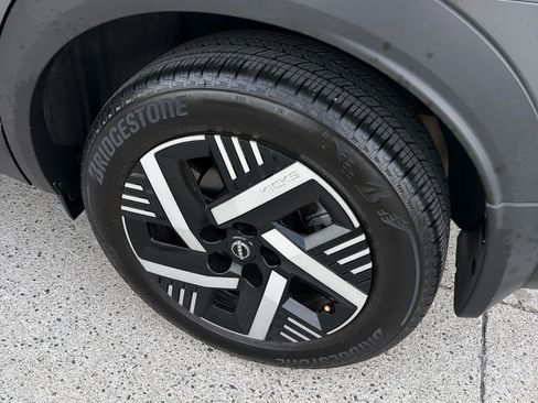 Used 2025 Nissan Kicks SV FWD image 10