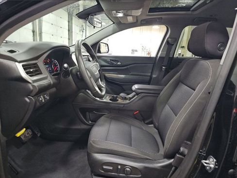 Used 2023 GMC Acadia SLE w/ Driver Convenience Package image 10