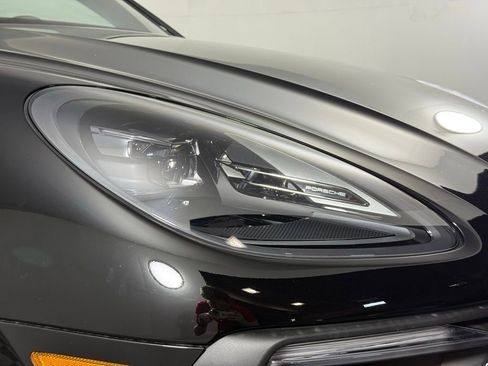 Certified 2025 Porsche Macan S image 15
