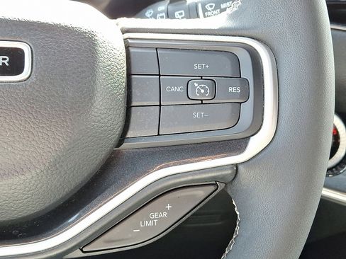 Certified 2022 Jeep Wagoneer Series I AWD/4WD image 23