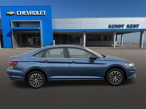 Used 2019 Volkswagen Jetta SE FWD image 3