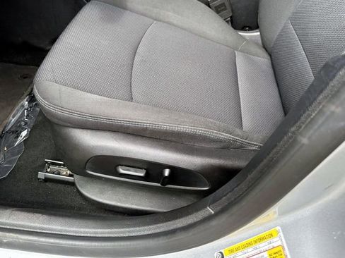 Used 2017 Chevrolet Cruze LT w/ Convenience Package FWD image 18