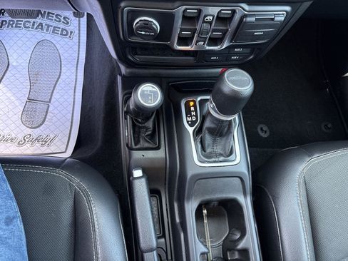 Used 2023 Jeep Gladiator Sport AWD/4WD image 22