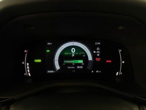 Used 2025 Toyota Camry SE image 18