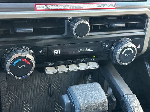 Used 2025 Toyota Tacoma TRD Sport image 20