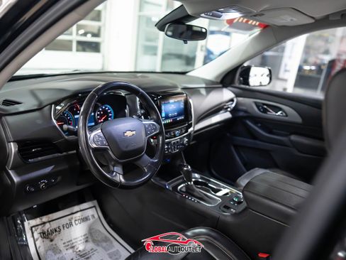 Used 2020 Chevrolet Traverse LT w/ Driver Confidence II Package image 13