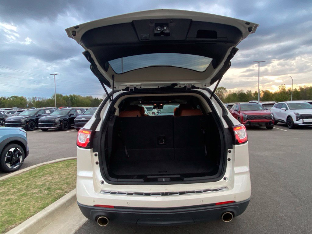 Used 2015 Chevrolet Traverse LTZ AWD/4WD image 9