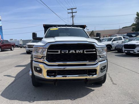 Used 2022 RAM 5500 Tradesman w/ Chrome Appearance Group AWD/4WD image 5