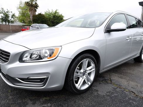 Used 2015 Volvo V60 T5 Premier FWD image 42