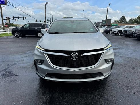Used 2022 Buick Enclave Essence w/ Experience Buick Package FWD image 3