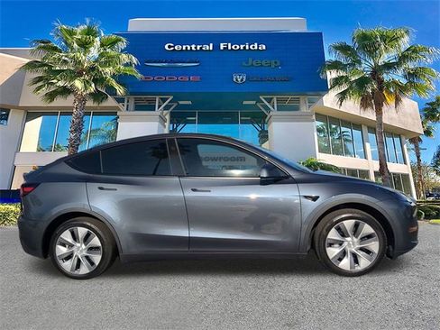 Used 2023 Tesla Model Y Long Range image 4