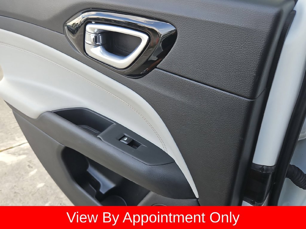 Used 2025 Jeep Compass Limited AWD/4WD image 27