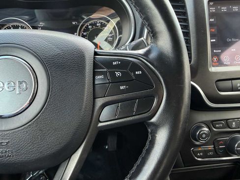 Used 2021 Jeep Cherokee Trailhawk AWD/4WD image 20