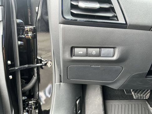 New 2026 Nissan Sentra SV image 13