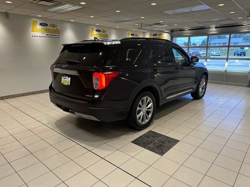 Used 2021 Ford Explorer XLT w/ Equipment Group 202A AWD/4WD image 26