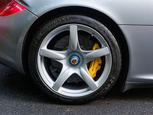 Used 2004 Porsche Carrera GT RWD image 9