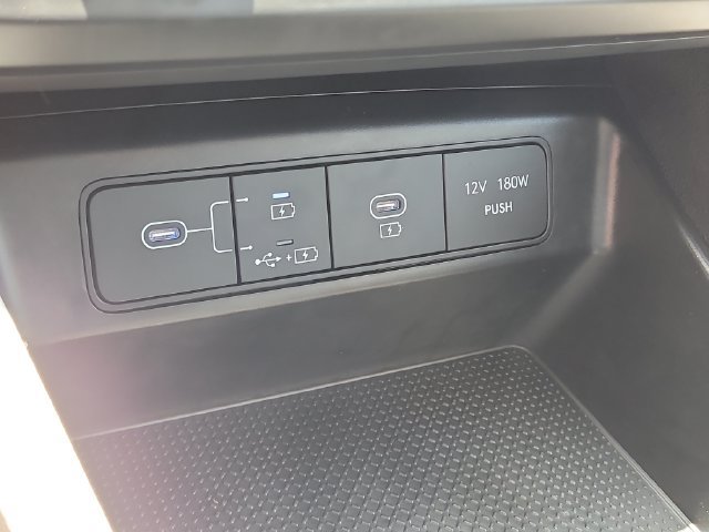 Used 2025 Hyundai Tucson SE FWD image 24