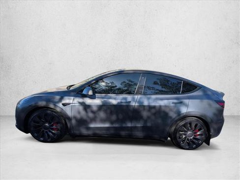 Used 2023 Tesla Model Y Performance image 9