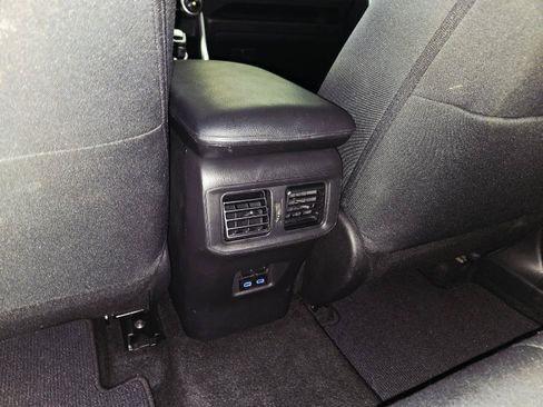Used 2022 Toyota RAV4 XLE AWD/4WD image 29