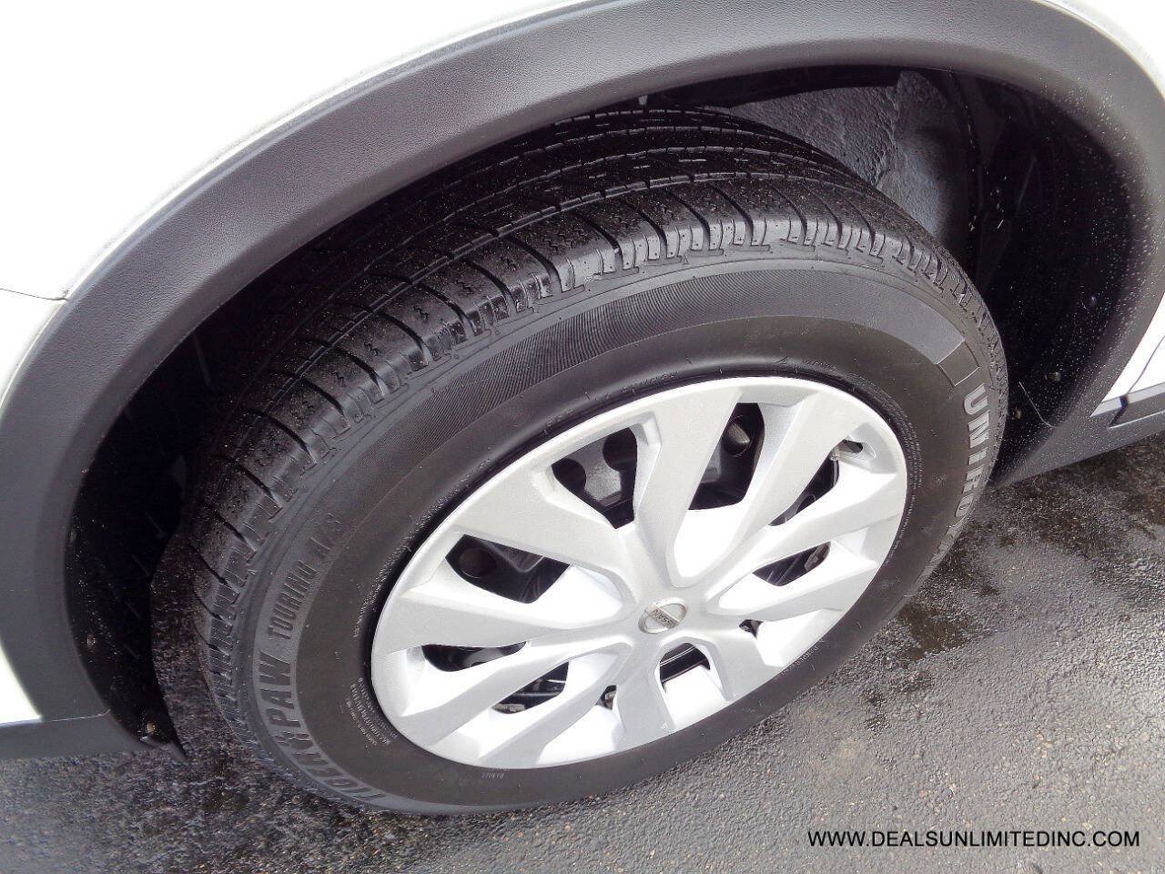 Used 2016 Nissan Rogue S AWD/4WD image 7