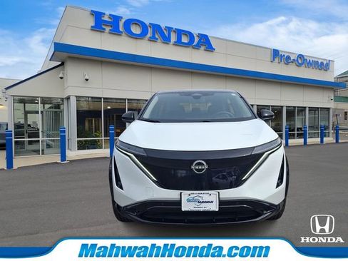 Used 2024 Nissan Ariya AWD image 2