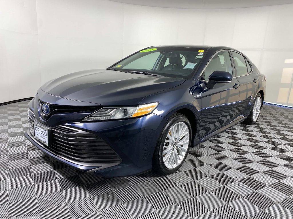 Used 2018 Toyota Camry XLE FWD image 4
