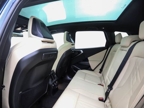 Used 2025 BMW X3 xDrive30i w/ Premium Package image 19